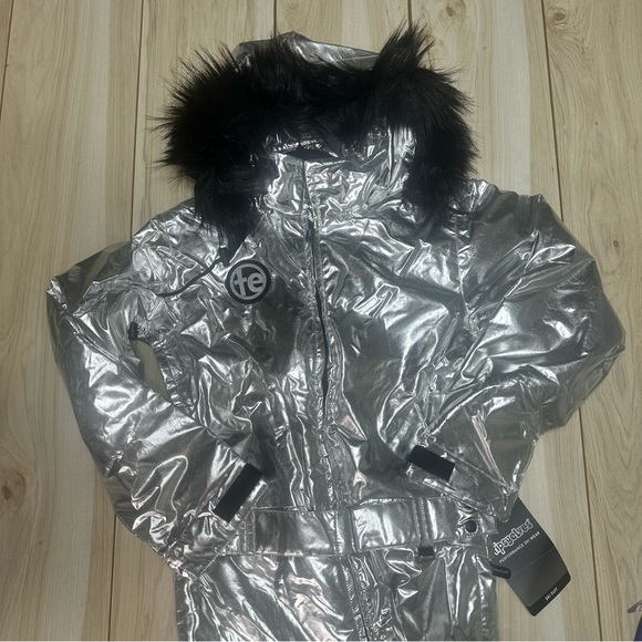 Tipsy Elves Silver Bullet Ski Snowsuit Women’s Small- Brand New!! Retails $299 - Picture 3 of 12